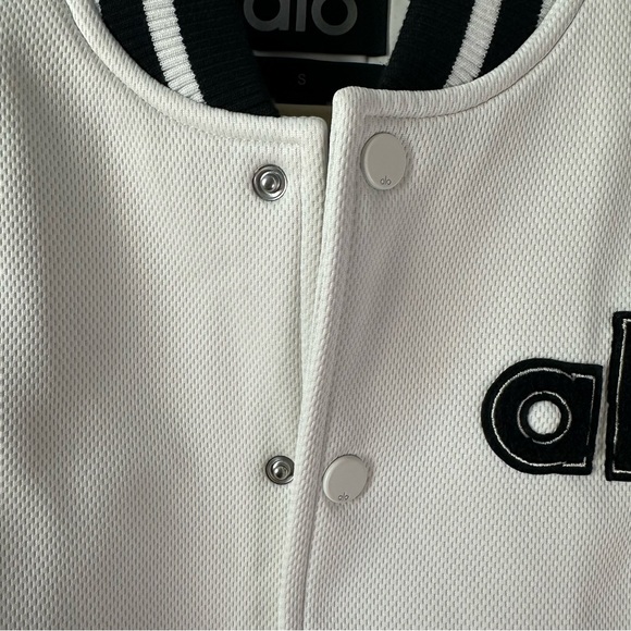 ALO YOGA White Cropped G.O.A.T varsity jacket SZ S - Picture 5 of 9